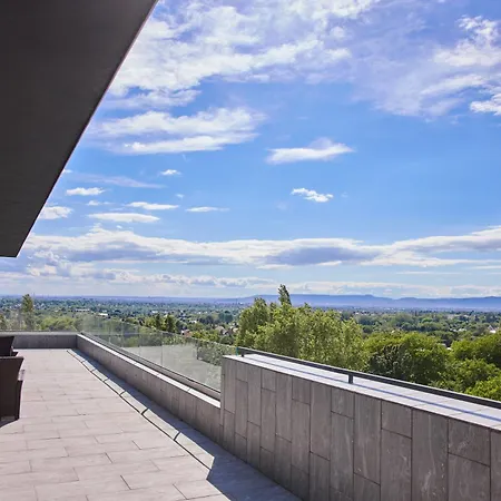 The Horizon 360 Luxury Penthouse In With Huge Terrace - Near Airport & Puskas Arena Apartament *
